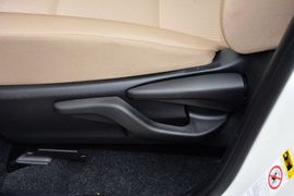 2015款丰田RAV4