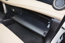 2015款丰田RAV4