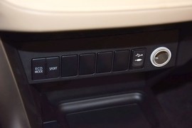 2015款丰田RAV4