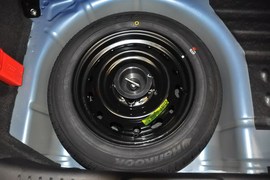 2013款福特嘉年华两厢1.5L手动时尚型