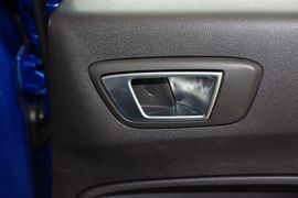 2013款福特嘉年华两厢1.5L手动时尚型