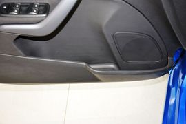 2013款福特嘉年华两厢1.5L手动时尚型