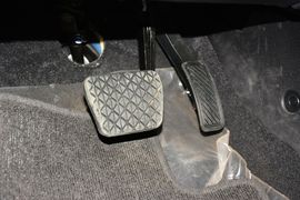 2013款福特嘉年华两厢1.5L手动时尚型