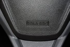 2013款福特嘉年华两厢1.5L手动时尚型