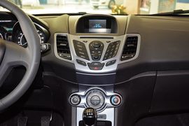 2013款福特嘉年华两厢1.5L手动时尚型