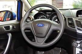 2013款福特嘉年华两厢1.5L手动时尚型