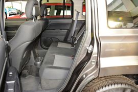 2014款Jeep自由客2.0L运动增强版