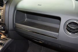 2014款Jeep自由客2.0L运动增强版