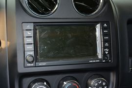 2014款Jeep自由客2.0L运动增强版