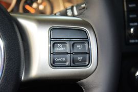 2014款Jeep自由客2.0L运动增强版