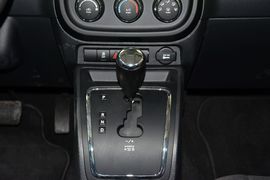 2014款Jeep自由客2.0L运动增强版