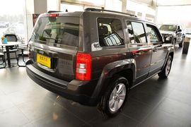 2014款Jeep自由客2.0L运动增强版