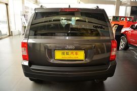 2014款Jeep自由客2.0L运动增强版