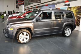 2014款Jeep自由客2.0L运动增强版