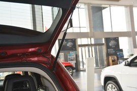 2014款Jeep指南者2.4L四驱舒适版