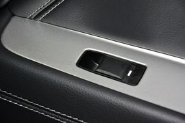 2014款Jeep指南者2.4L四驱舒适版