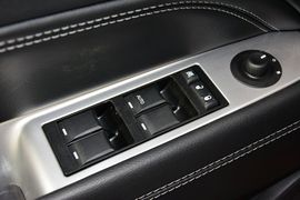 2014款Jeep指南者2.4L四驱舒适版