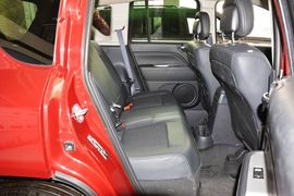 2014款Jeep指南者2.4L四驱舒适版