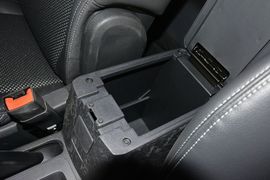 2014款Jeep指南者2.4L四驱舒适版