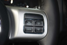 2014款Jeep指南者2.4L四驱舒适版