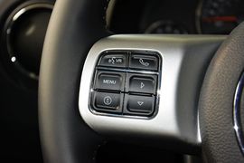 2014款Jeep指南者2.4L四驱舒适版