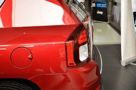 2014款Jeep指南者2.4L四驱舒适版