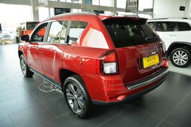 2014款Jeep指南者2.4L四驱舒适版