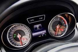 2014款奔驰CLA对比奥迪A3三厢评测