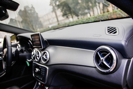 2014款奔驰CLA对比奥迪A3三厢评测