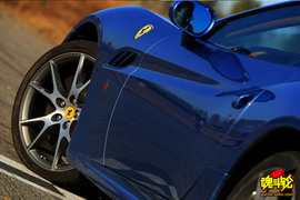 2009款法拉利加利福尼亚试驾