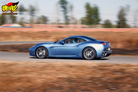 2009款法拉利加利福尼亚试驾