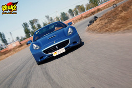 2009款法拉利加利福尼亚试驾