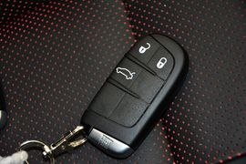 2015款菲亚特菲翔1.4T自动智享版