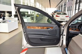 2013款宝马740Li豪华型