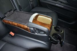 2013款宝马740Li豪华型