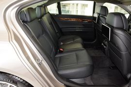 2013款宝马740Li豪华型