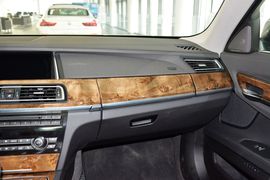 2013款宝马740Li豪华型
