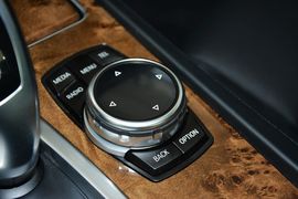 2013款宝马740Li豪华型