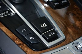 2013款宝马740Li豪华型