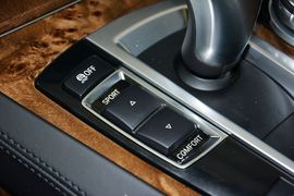 2013款宝马740Li豪华型