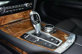 2013款宝马740Li豪华型