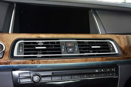 2013款宝马740Li豪华型