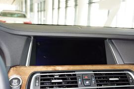 2013款宝马740Li豪华型