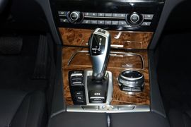 2013款宝马740Li豪华型