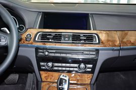 2013款宝马740Li豪华型
