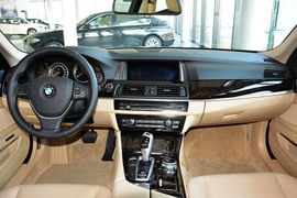 2014款宝马528Li领先型