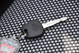 2014款一汽夏利N7