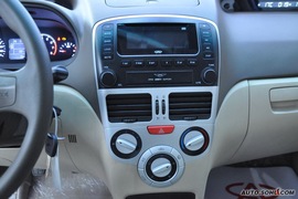 2009款奇瑞风云2三厢实拍解码