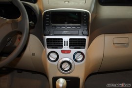 2009款奇瑞风云2三厢实拍解码