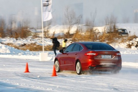 2013款蒙迪欧冰雪试驾体验